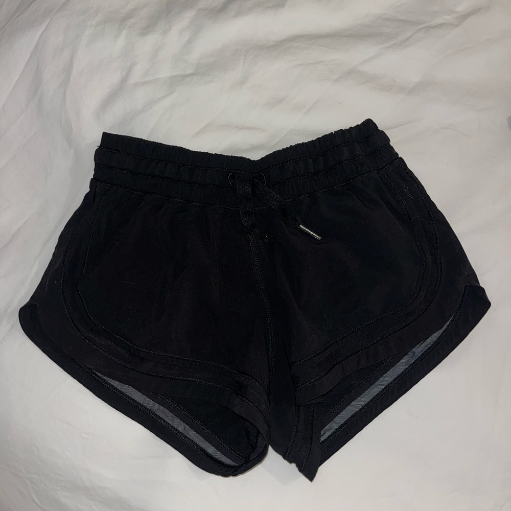 Lululemon Hotty Hot Shorts- old style with mesh band